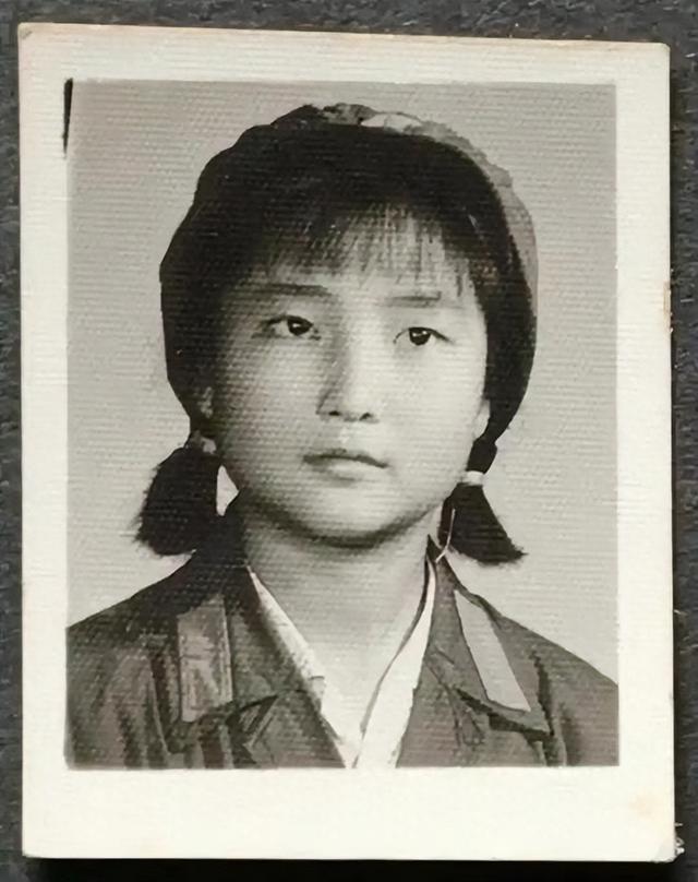 1983年考上军校，到团长家告别时阿姨对我说：毕业后你一定要回来
