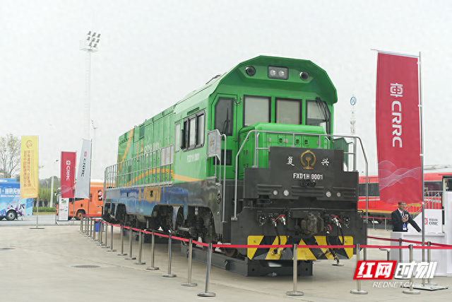 组图丨精彩亮点在这里，2025中国国际轨博会上演科技“炫技”