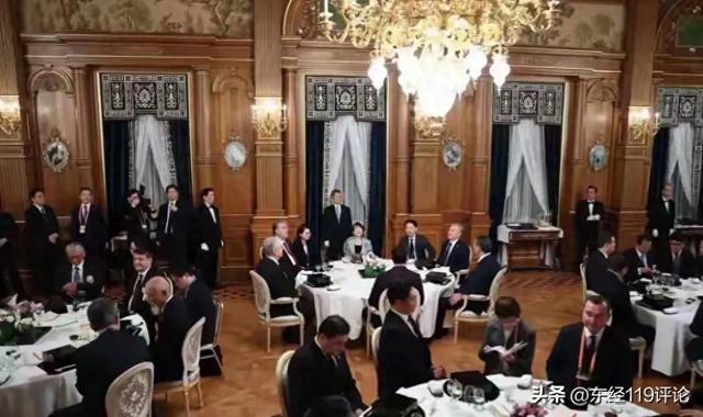 一场晚宴在东京举行，高市早苗想通了：对俄动真格	，对中国来软的