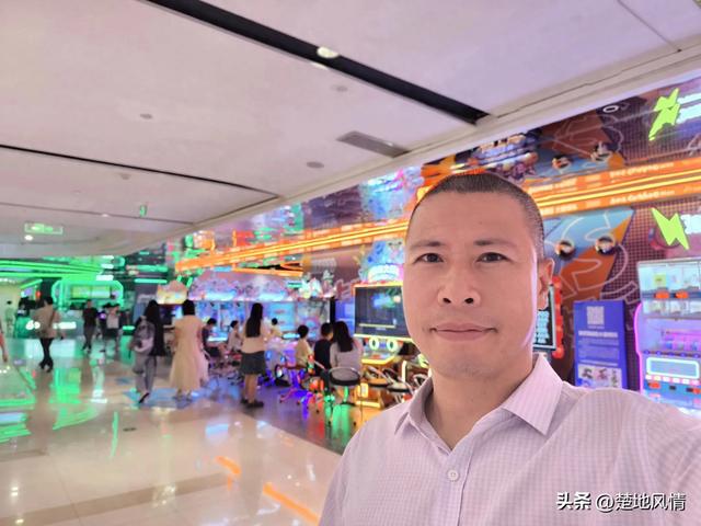 武汉商业综合体观察1：汉阳王家湾摩尔城，超市差点，其它还行！