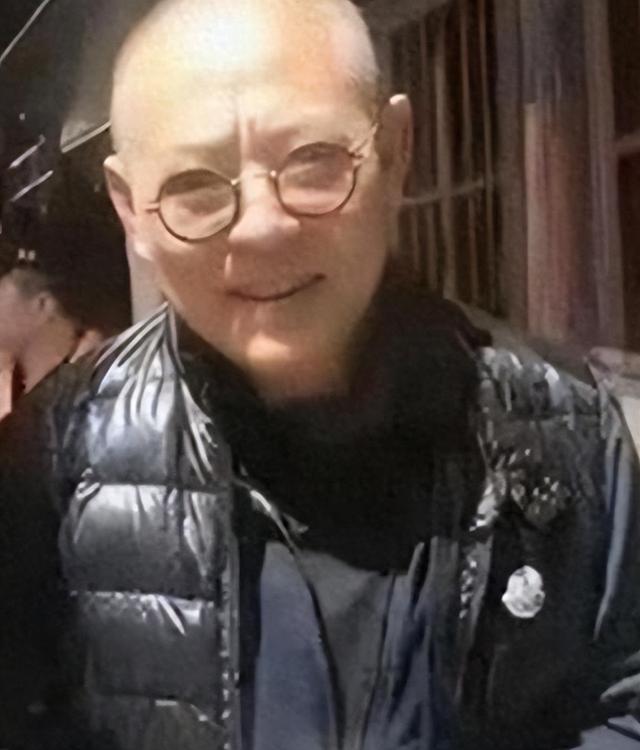 "一夜回春"真相大白1个月，小动作不断的李连杰	，真实处境藏不住