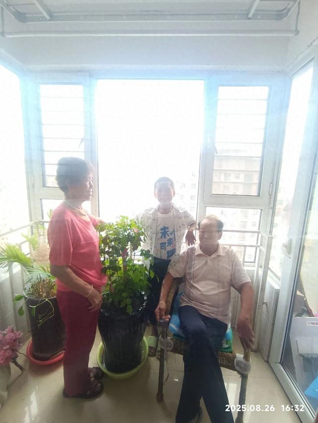 祖孙三人的万里摩旅生活暂告一段落 ：“慌慌张张赶回家，就怕耽误孙子开学”