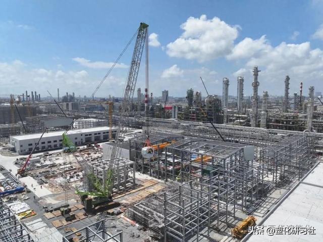 广西能化：EVA 装置核心设备吊装成功！