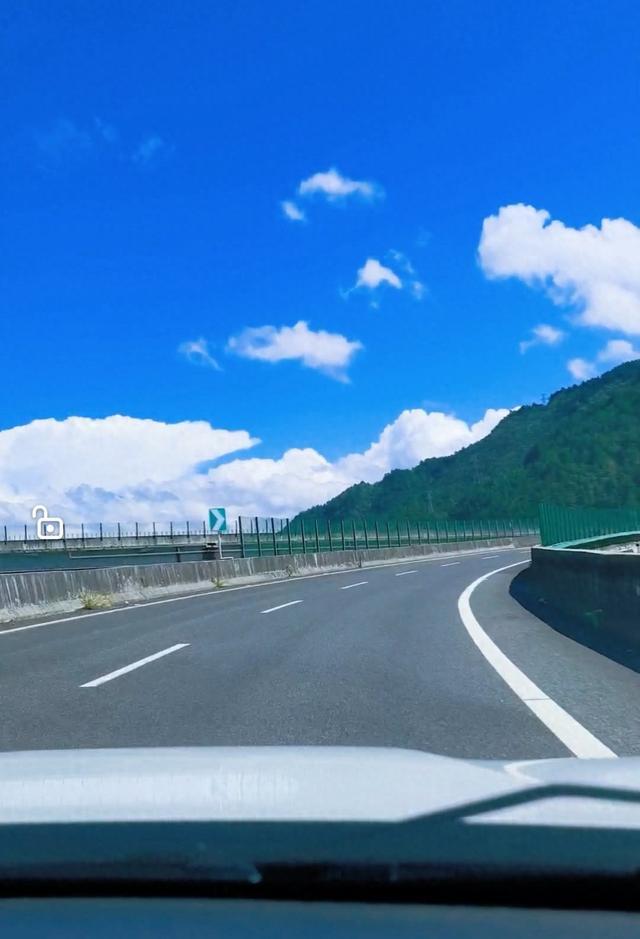 长相思·自驾自多情