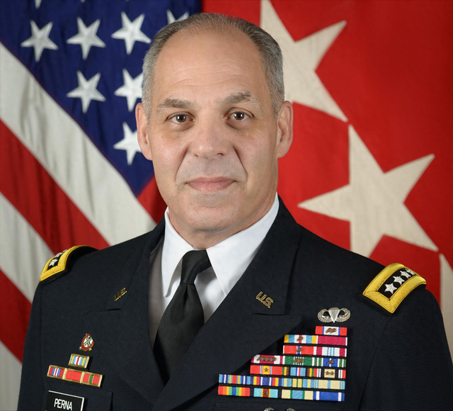 美国杀招叠满！12国宣告参战，冲突已箭在弦上，俄罗斯成关键一票