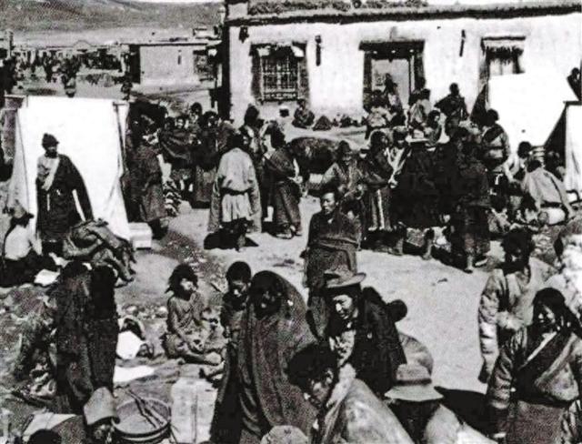 藏北重镇那曲60年回眸：从色尼河到塔恰拉姆山