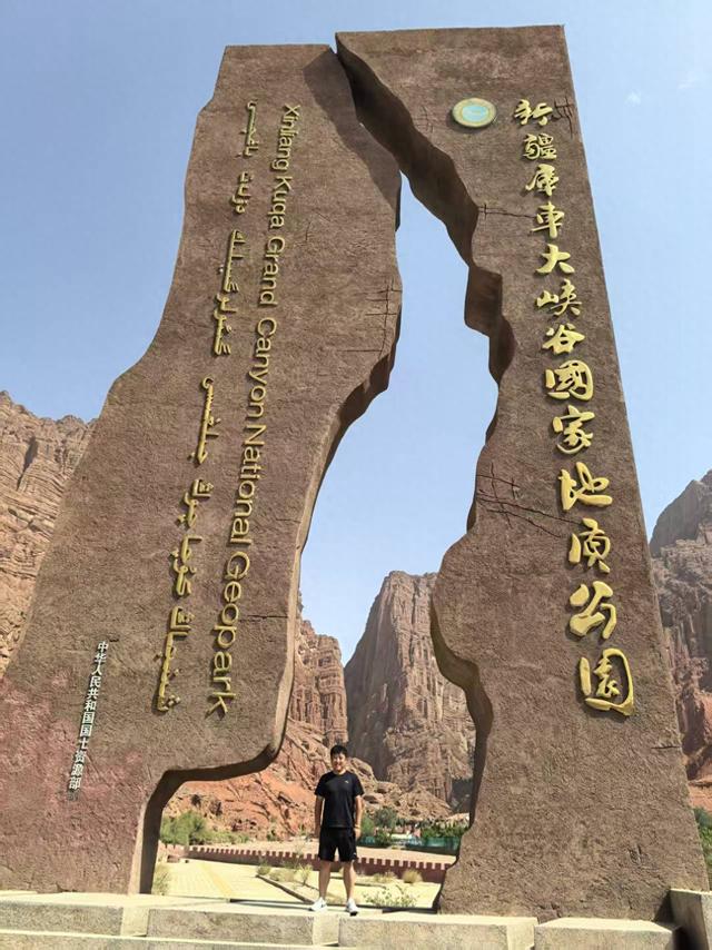 那拉堤草原养蜂女确有此人