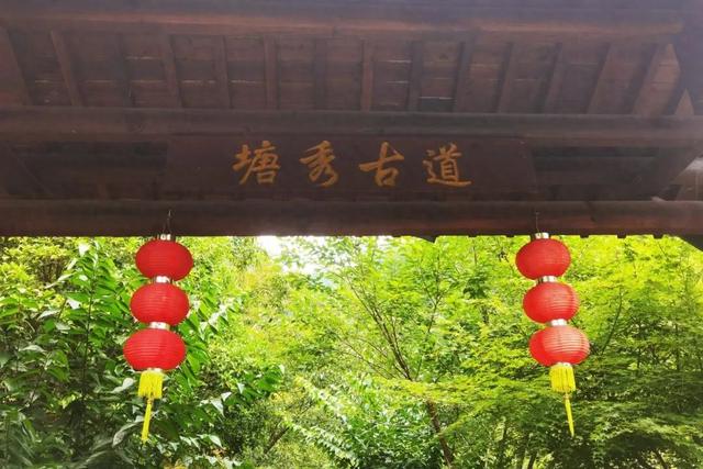 一脚踏进“冰瀑古道”！网友：哇！这里有点冷