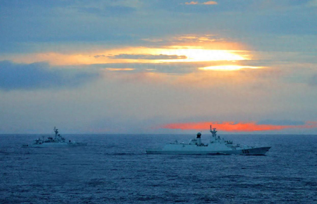 中国三天实弹演习，外资开始撤离日本？高市派人访华，想体面认输