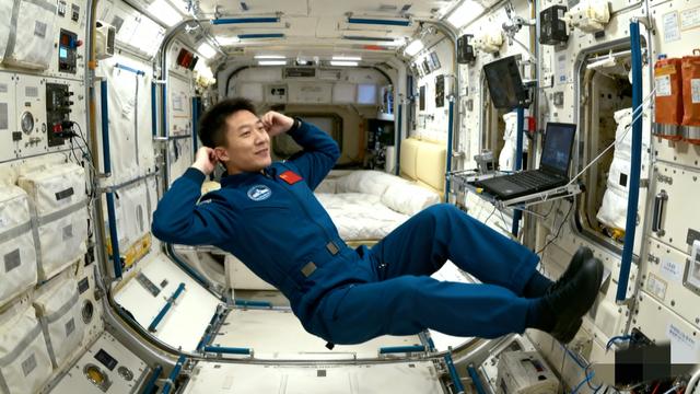 400公里高空的祝福！神二十乘组遥祝"红星照耀中国"活动圆满
