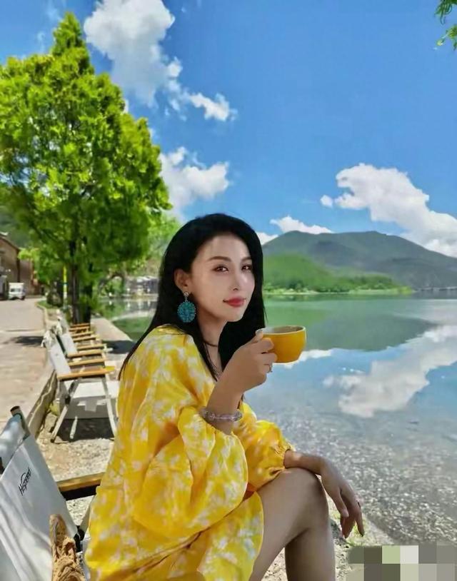 她如果不是私生活太混乱，她现在估计不输杨幂、白露、高圆圆
