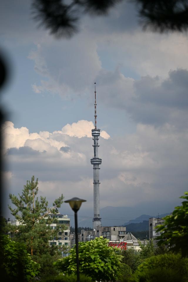哈萨克斯坦：阿拉木图夏日