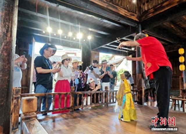 海外华媒探访柘荣古村落：历史与现代对话 千年古镇焕新颜