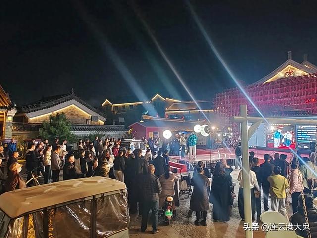 赣榆二道街人气依然火爆特别周末，下一步该思考如何提升文化内涵