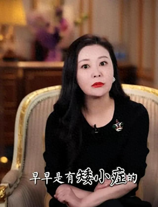 王小骞分享矮小症女儿近况，11岁早早经过2年治疗，身高已长到150