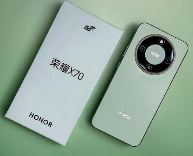 11月份荣耀手机性价比排行榜，哪款最值得入手？荣耀手机推荐指南