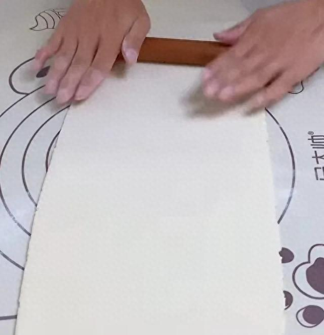 千层饼像我这样做，松软能翻书，一次醒发就搞定，方法简单易学