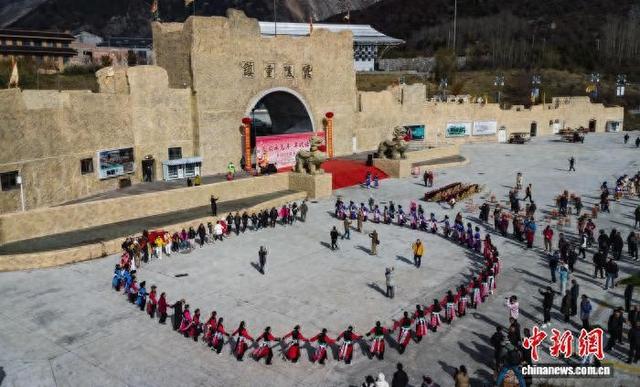 四川茂县：精彩文化活动庆羌年
