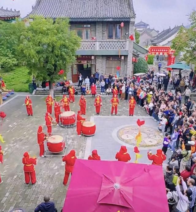 在潼关“解锁”志愿红 精彩节目看不完！