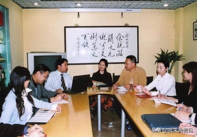 陈晓旭公司会议室挂的这幅字，是范曾专门为她写的