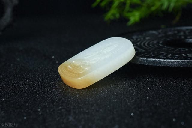 白岫玉和汉白玉（和田玉岫玉黄龙玉翡翠的区别）