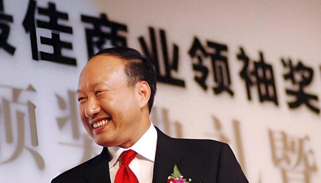 比恒大还夸张，中国第二大民企轰然倒塌负债7500亿，创始人被抓