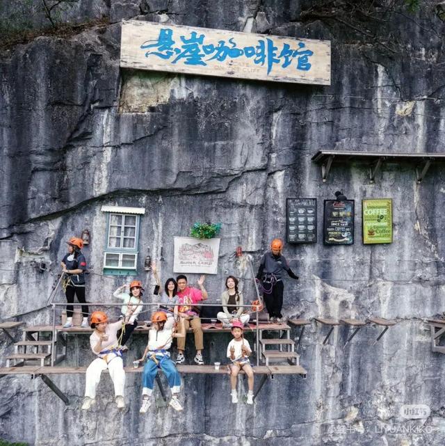 别再拍游客照！来贵州，拍“人生照片”：喀斯特是背景，瀑布雨雾是滤镜，普通人也能出大片！