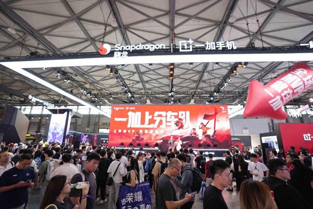 一加手机携旗舰亮相CJ2025 重构移动游戏体验边界