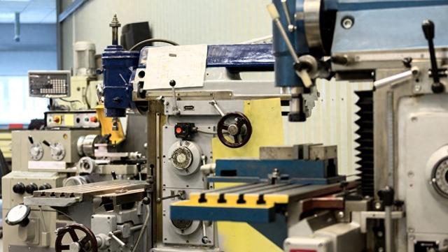 荷兰光刻机靠华稀土，却帮美卡中脖子！忘了40年前被中国精准反制