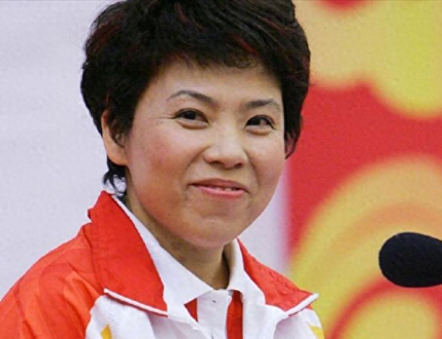 涉贪腐被带走	、败光20亿、移民改国籍，邓亚萍身上的谣言太离谱