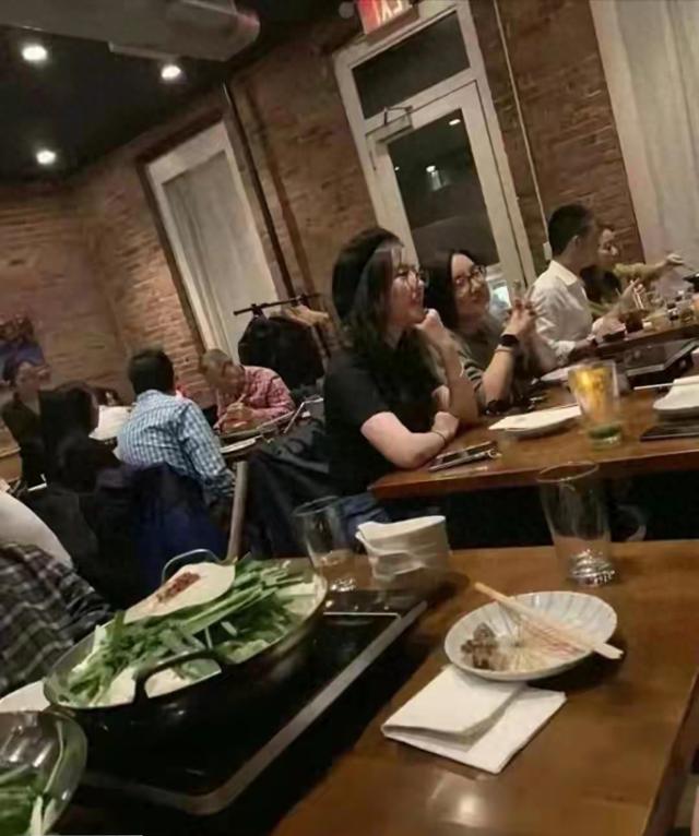 刘亦菲现实中就长这样啊，没了精修图那惊艳感，跟想象中有点差距