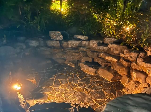 极致放松，在隐秘汤屋中独享温暖