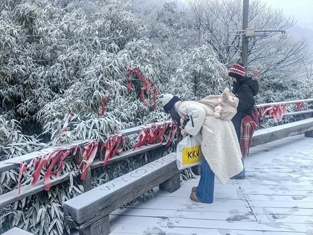 金佛山喜降瑞雪，南国雪原迎绝美盛景！