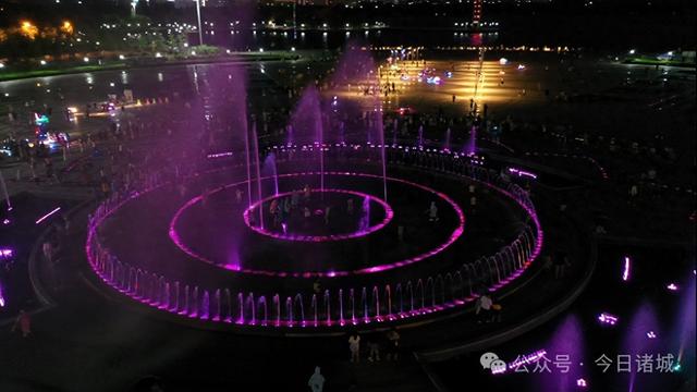 定了！潍河公园音乐喷泉假期开放→