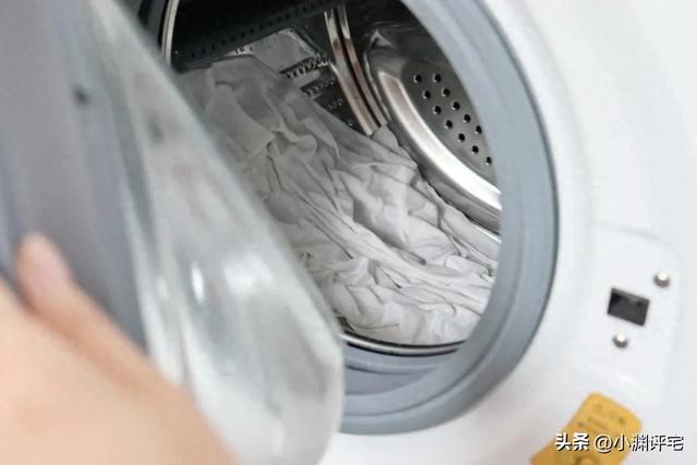 “用了半辈子波轮洗衣机”,换成滚筒后,才知道以前都想错了!