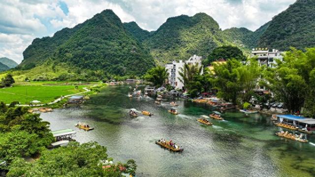 广西靖西：山水美景引客来