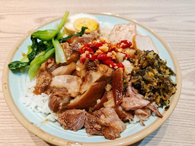 点猪脚饭外卖到涉密单位，要求“必须拍照才能确认送达”，外卖小哥果断向国家安全机关举报！