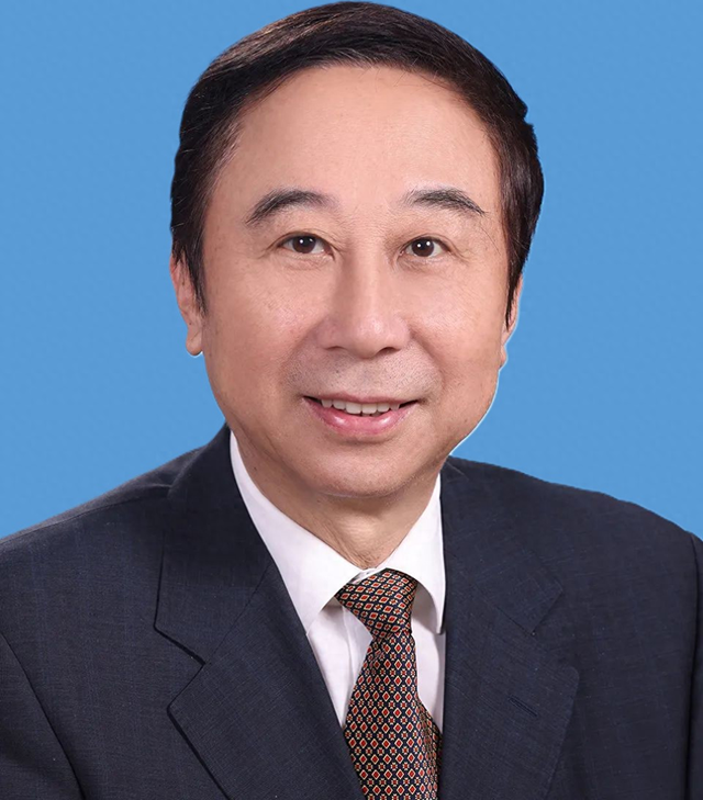 冯巩同志个人简历