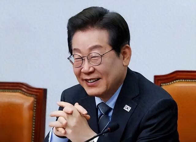 拨乱反正！中日关系恶化的背景下，韩国宣布：中国排在日本前面