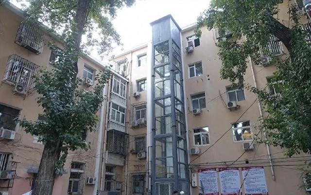 “全面拆迁”来了？已明确，2025年开始，这两类房子或通通拆迁