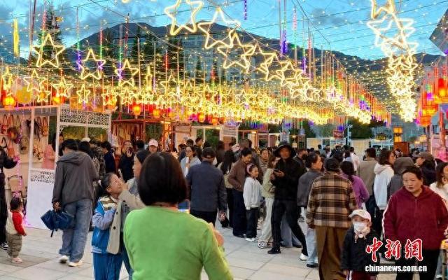 西藏山南“雅砻里”文化艺术街区运营活动在山南市乃东区举行
