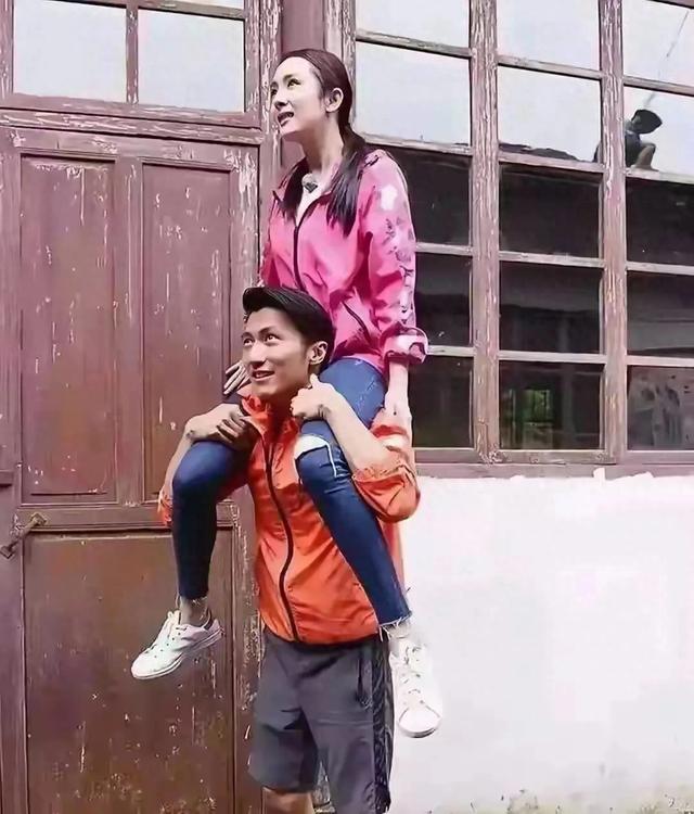 这张照片，大概是谢霆锋最想删掉的吧