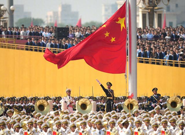 “过于先进，不便展示”！中国阅兵式没说出口的潜台词