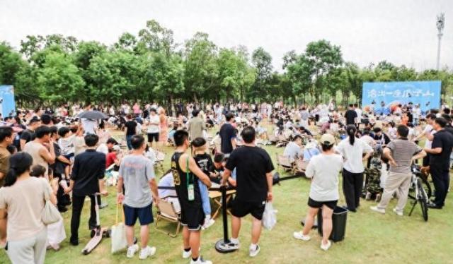 洽洽嗑瓜子大赛落地全国13城，打造假期娱乐新场景
