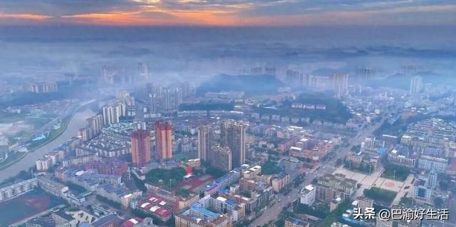 从盐卤到影视城：大英县的“反差萌”，凭什么让年轻人疯狂打卡？