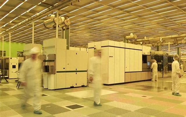 18个月限免，为何偏是2027？特朗普心里有数，和中国动手不是时候