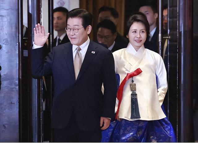 于晓光也没想到	，韩国总统访华仅3天，46岁秋瓷炫竟意外火出圈