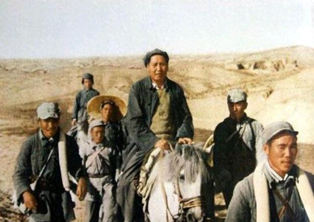 毛主席带李银桥去白云山庙，老和尚神秘地透露：主席不能游黄河