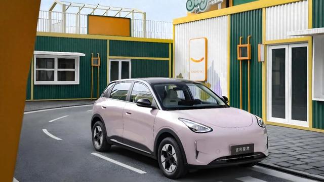 比亚迪又偷偷发布了一款新车，售价仅7.48万元，要做年轻人的第一辆SUV！