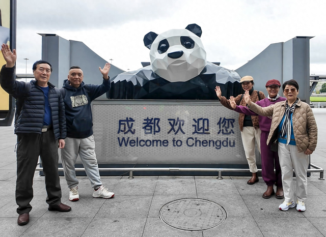 “该省省，该花花”去哪儿旅行：“新银发一族”出境机票直飞比例达44%